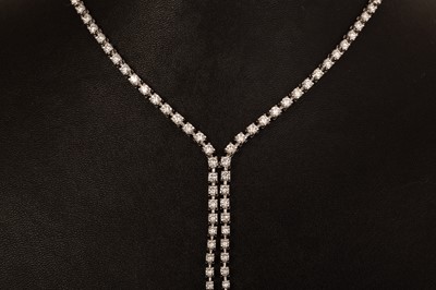 Lot 443 - DIAMOND NECKLET