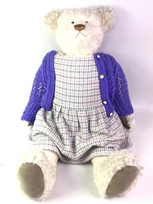 Lot 214 - BEARS BY SUE QUINN, TOY BEAR