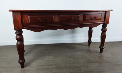 Lot 811 - MAHOGANY SERVING TABLE