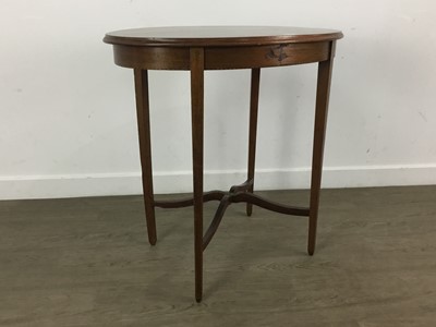 Lot 817 - EDWARDIAN MAHOGANY OVAL OCCASIONAL TABLE