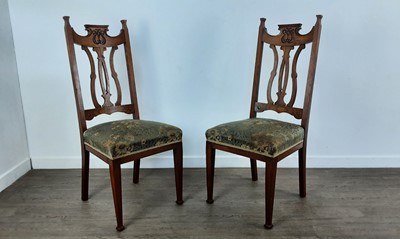 Lot 1588 - SET OF EIGHT OAK DINING CHAIRS