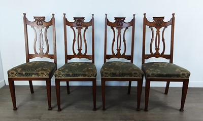Lot 1588 - SET OF EIGHT OAK DINING CHAIRS