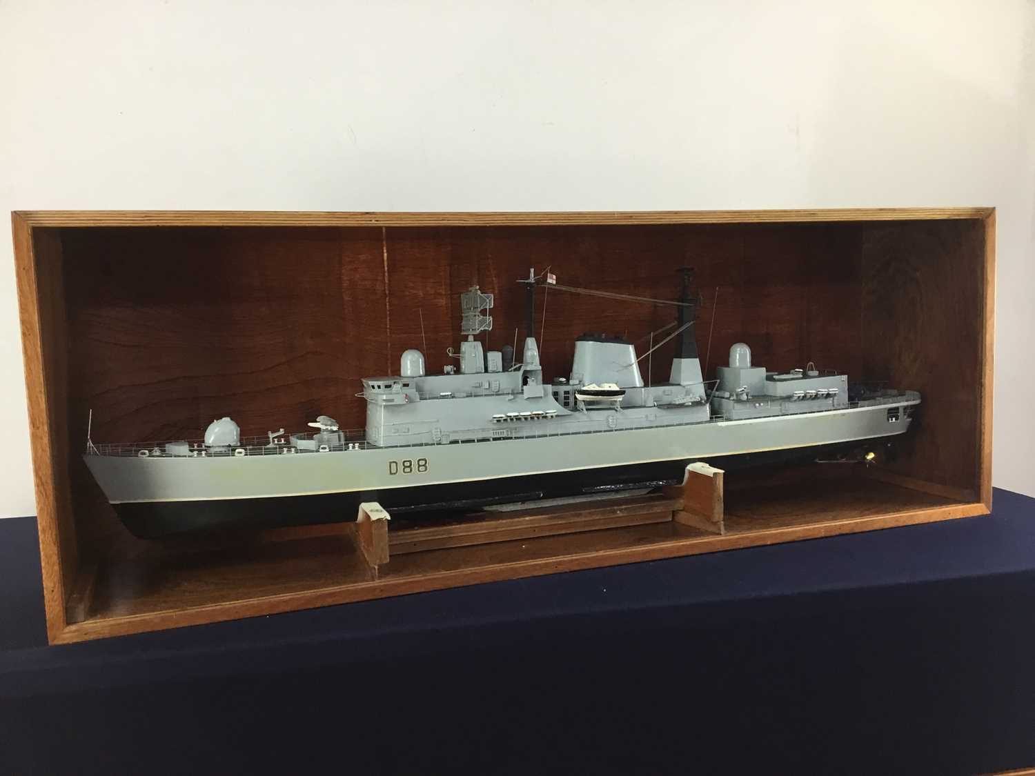 Lot 231 - SCRATCHBUILT MODEL SHIP OF HMS GLASGOW