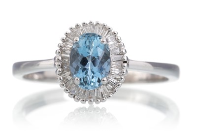 Lot 449 - AQUAMARINE AND DIAMOND RING