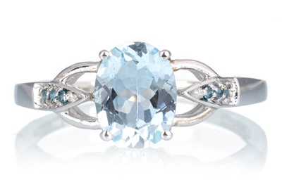 Lot 458 - AQUAMARINE AND DIAMOND RING