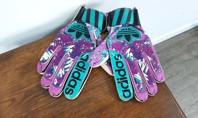 Lot 1782 - ANDY GORAM OF RANGERS F.C., MATCH WORN GOALKEEPER'S GLOVES