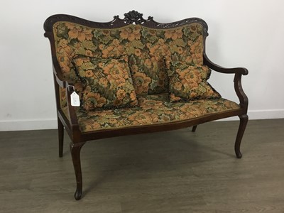 Lot 82 - MAHOGANY GOSSIP SETTEE