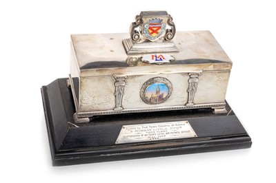 Lot 864 - GEORGE VI SILVER PRESENTATION CASKET