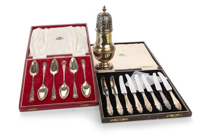 Lot 865 - ELIZABETH II SET OF SIX SILVER GRAPEFRUIT SPOONS