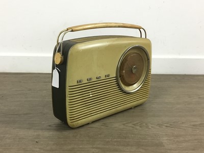 Lot 531 - VINTAGE BUSH RADIO