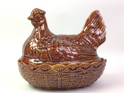 Lot 271 - CLOAKING HEN