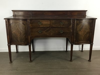 Lot 190 - EDWARDIAN MAHOGANY SIDEBOARD