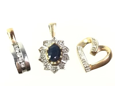 Lot 322 - SAPPHIRE AND DIAMOND PENDANT