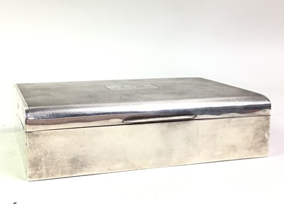 Lot 378 - ELIZABETH II SILVER PRESENTATION CIGAR / CIGARETTE BOX