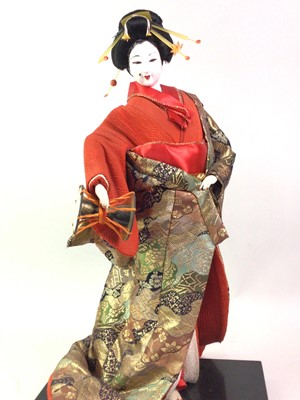 Lot 405 - JAPANESE GEISHA GIRL FIGURE