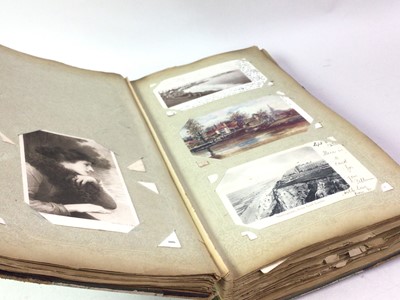 Lot 360 - POSTCARD ALBUM