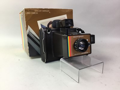 Lot 442 - VINTAGE POLAROID COLOUR SWINGER LAND CAMERA