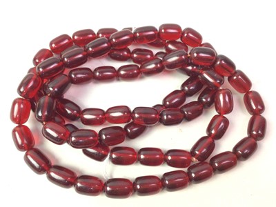 Lot 1 - CHERRY-AMBER-COLOURED BAKELITE NECKLACE