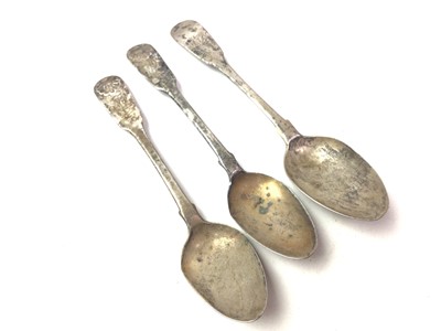 Lot 566 - GROUP OF SILVER TEASPOONS