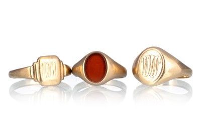 Lot 527 - THREE SIGNET RINGS