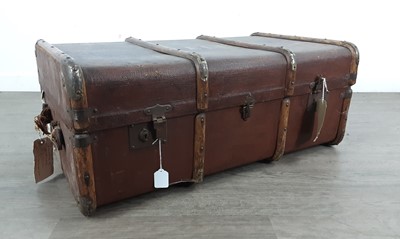 Lot 664 - VINTAGE TRAVEL TRUNK