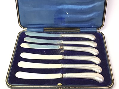 Lot 706 - SET OF SIX SILVER HANDLED DESSERT KNIVES