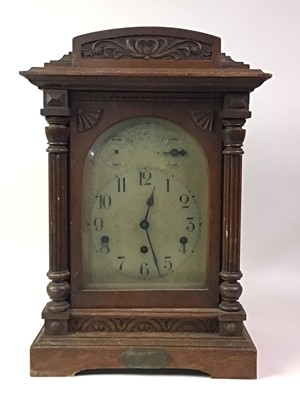 Lot 755 - OAK MANTEL CLOCK