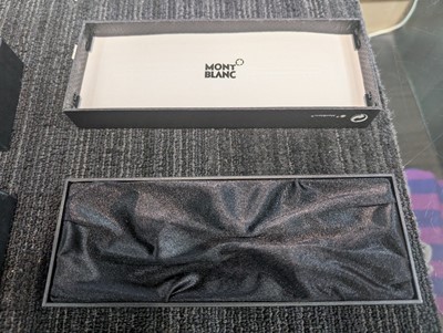 Lot 892 - MONT BLANC FOUNTAIN PEN