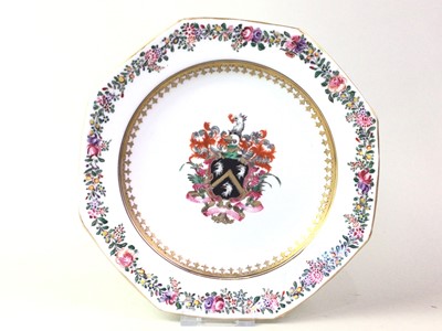 Lot 59 - PAIR OF SAMSON OF PARIS ARMORIAL PLATES