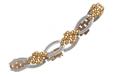 Lot 544 - GOLD BRACELET