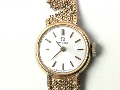 Lot 25 - OMEGA LADIES WRIST WATCH