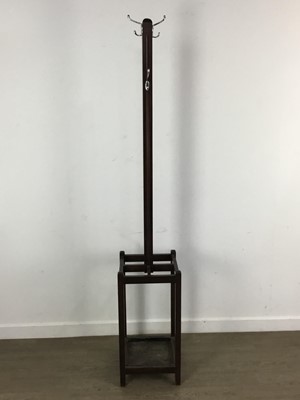 Lot 869 - VINTAGE STAINED WOOD HAT AND COAT STAND