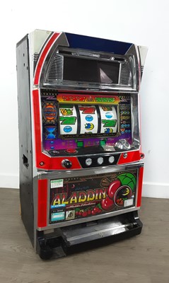 Lot 83 - VINTAGE FRUIT MACHINE