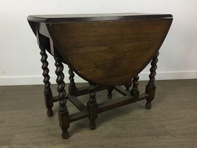 Lot 84 - OAK DROP LEAF TABLE