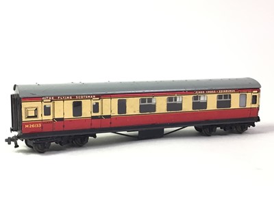 Lot 90 - COLLECTION OF MODEL TRAINS