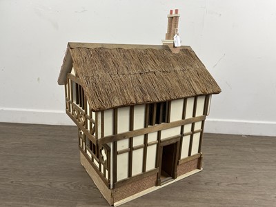 Lot 95 - DOLLS HOUSE