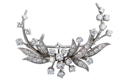 Lot 556 - DIAMOND SPRAY BROOCH