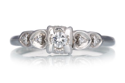 Lot 597 - DIAMOND DRESS RING