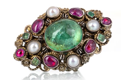 Lot 584 - GEM SET BROOCH