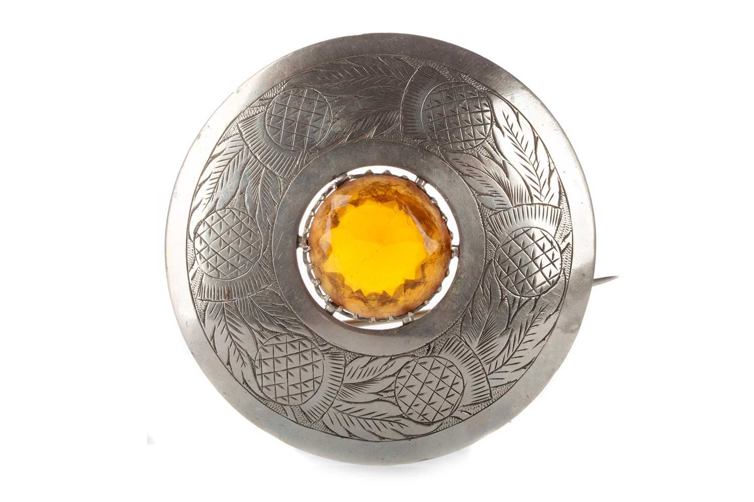 Lot 402 - SCOTTISH PLAID BROOCH