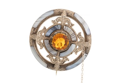 Lot 405 - FINE SCOTTISH SILVER AGATE BROOCH