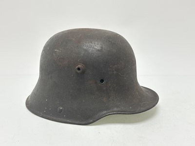 Lot 56 - GERMAN M16/17 STAHLHELM TYPE HELMET