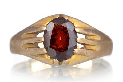 Lot 592 - GARNET GYPSY RING