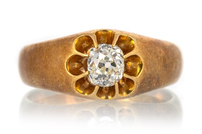 Lot 585 - DIAMOND GYPSY RING