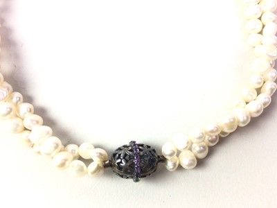 Lot 406 - LADIES PEARL NECKLACE