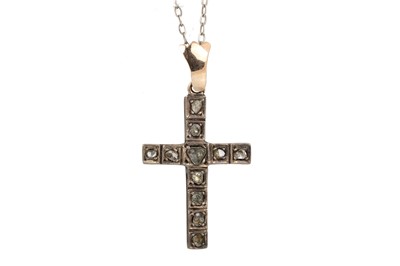 Lot 528 - DIAMOND CROSS PENDANT