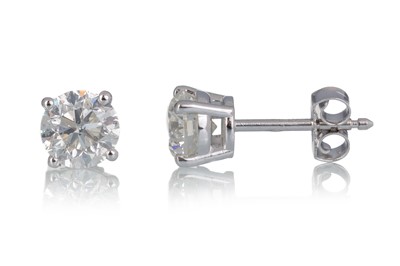 Lot 465 - PAIR OF DIAMOND STUD EARRINGS