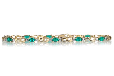 Lot 608 - EMERALD AND DIAMOND BRACELET