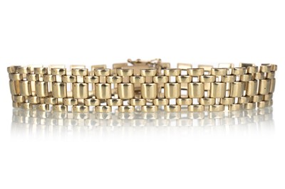 Lot 626 - NINE CARAT GOLD BRACELET