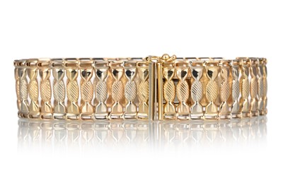 Lot 503 - GOLD BRACELET